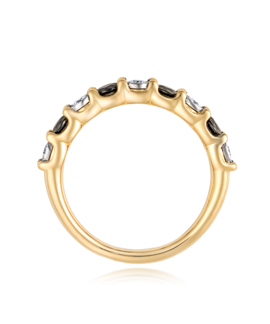 Keltainen kultasormus timanteilla ja safiireilla