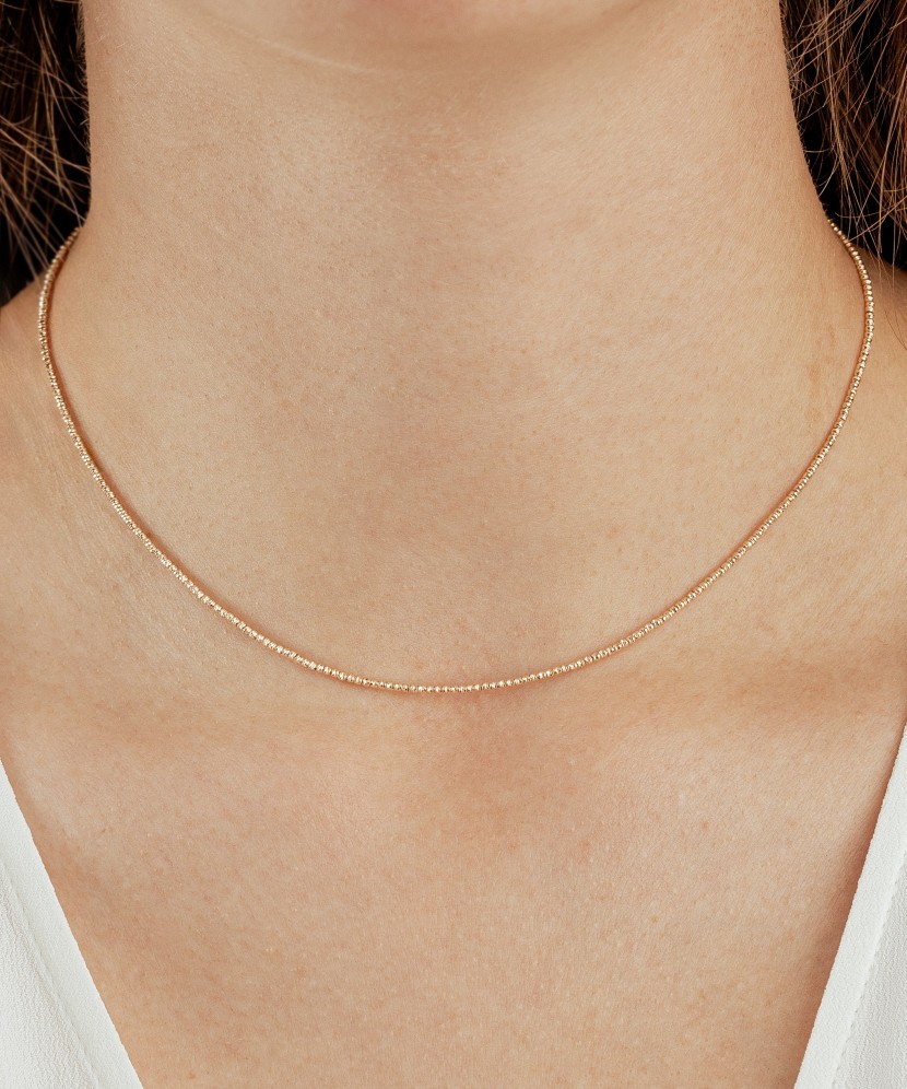 Gold chain with pendant