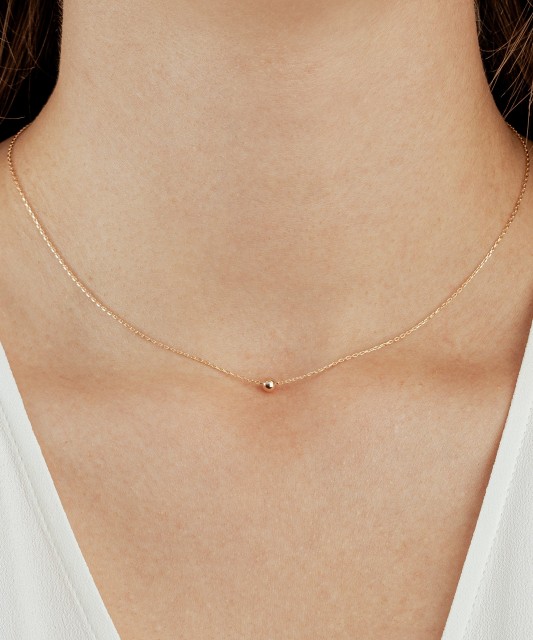 Gold chain with pendant