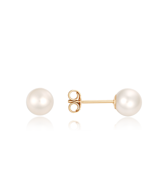 Gold earrings with pearls