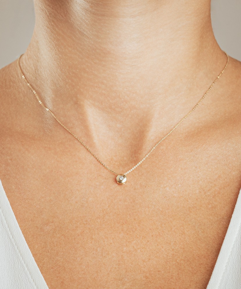 Yellow Gold chain with diamond pendant