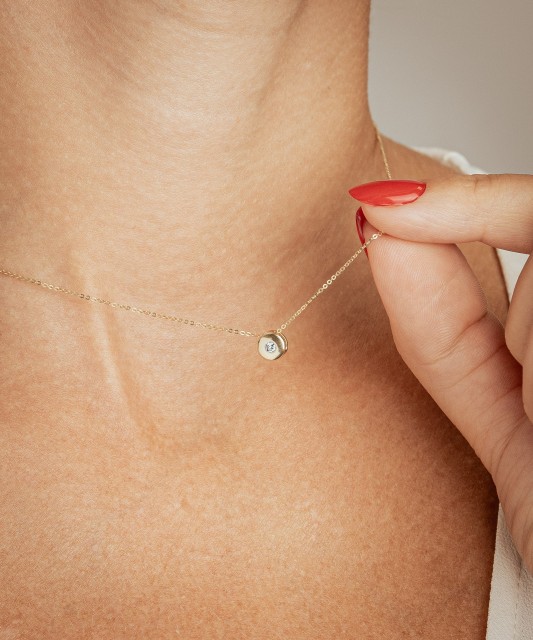 Yellow Gold chain with diamond pendant