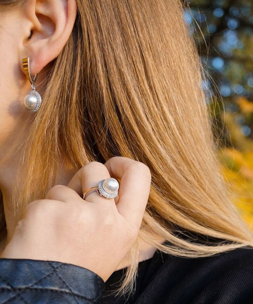 Gold plated sterling silver earrings with pearl and zircons