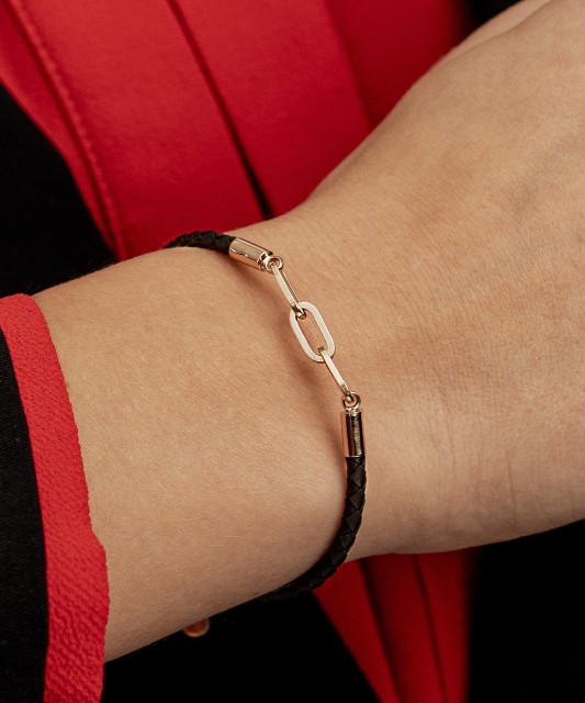 Leather bracelet with gold and zircons