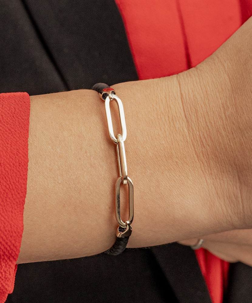 Odinė Ranneko rukullan kanssa ja zirkoneilla