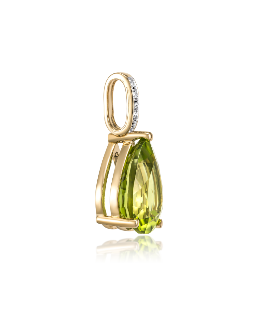Yellow gold pendant with diamonds and peridot