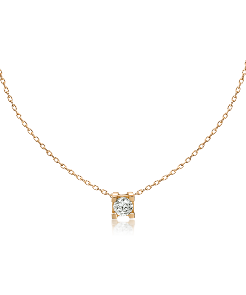 Gold chain with zirconium pendant