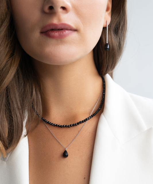 Silver chain with spinels and onyx