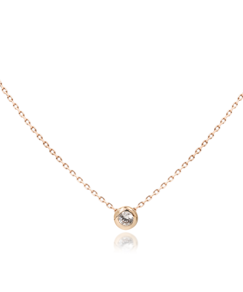 Gold chain with zirconium pendant