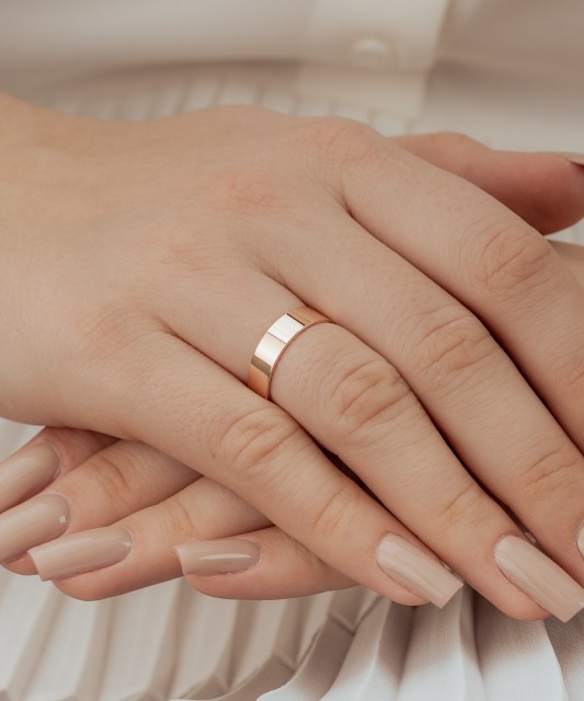 Gold wedding ring 5mm with comfort