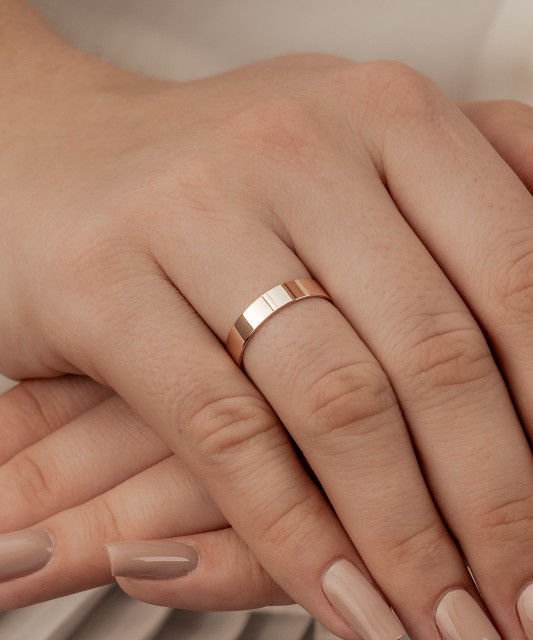 Gold wedding ring 4mm with comfort
