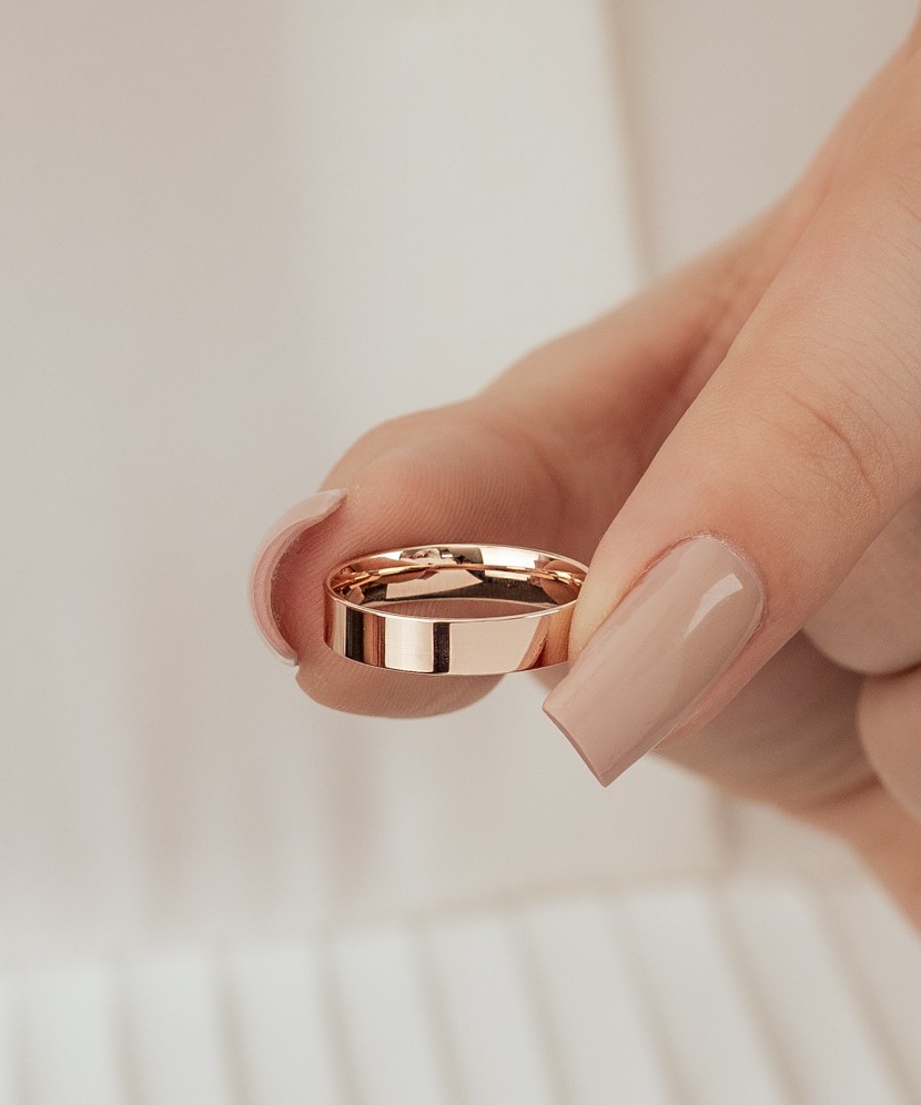 Kultainen vihkisormus 4mm mukavuudella