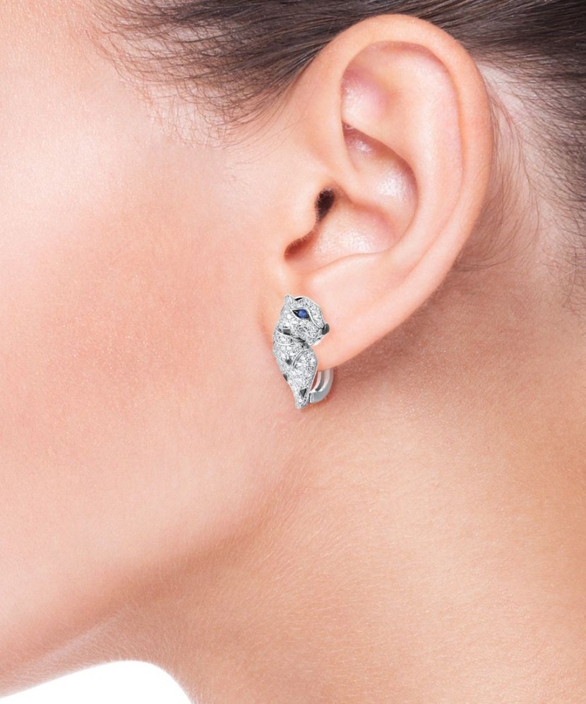 Hopeiset korvakorut zirkoneilla