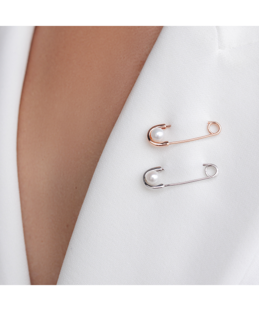 Kullattu Sagė helmellä