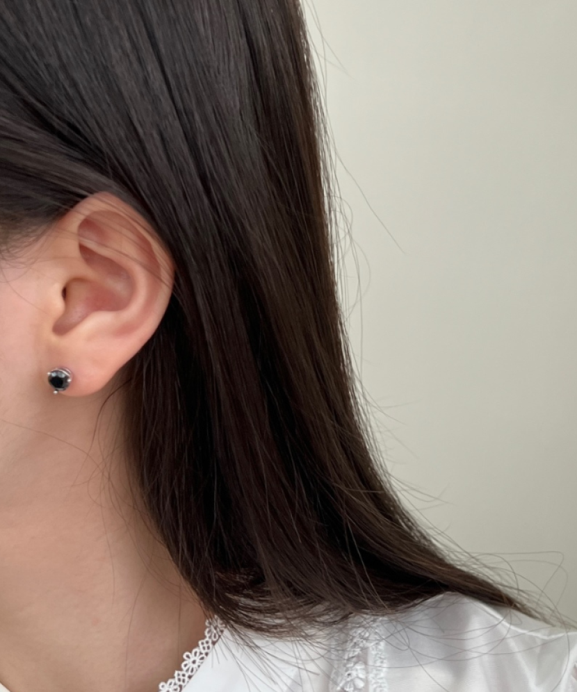 Hopeiset korvakorut zirkoneilla 6mm