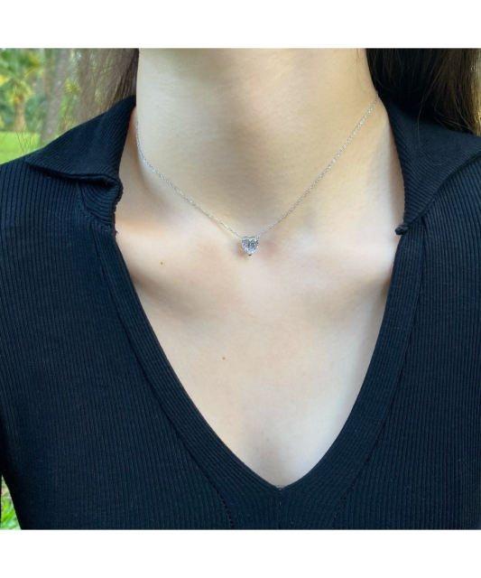 Hopeinen ketju zirkoniriipuksella "sydän"