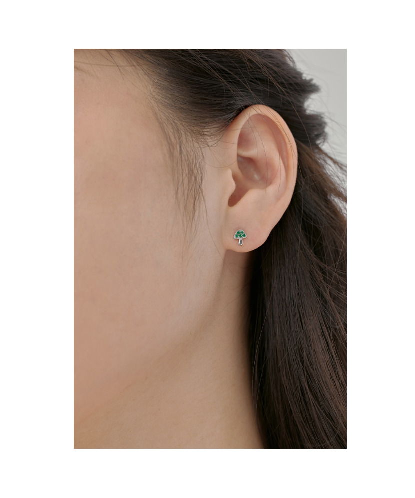 Hopeiset korvakorut zirkoneilla