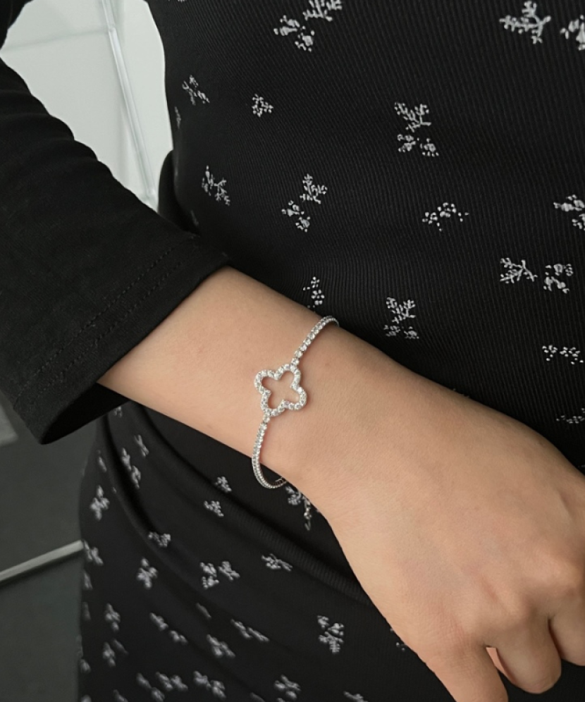 Sterling Silver bracelet with zircons