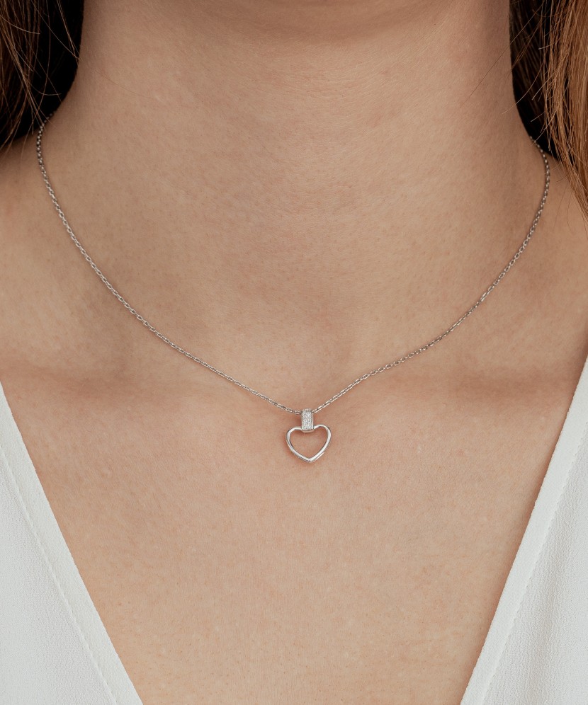 White gold pendant with diamonds "Heart"