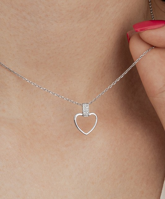 White gold pendant with diamonds "Heart"