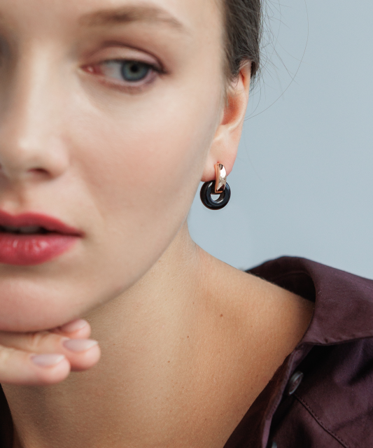 Kullatut hopeakorvakorut onyxilla