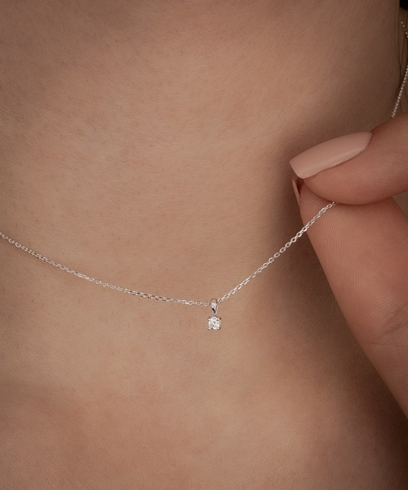 White Gold chain with diamond pendant