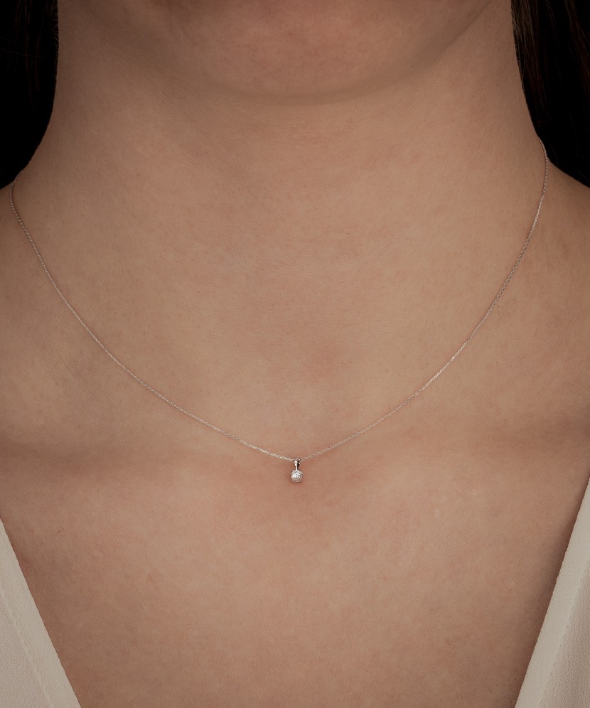 White Gold chain with diamond pendant