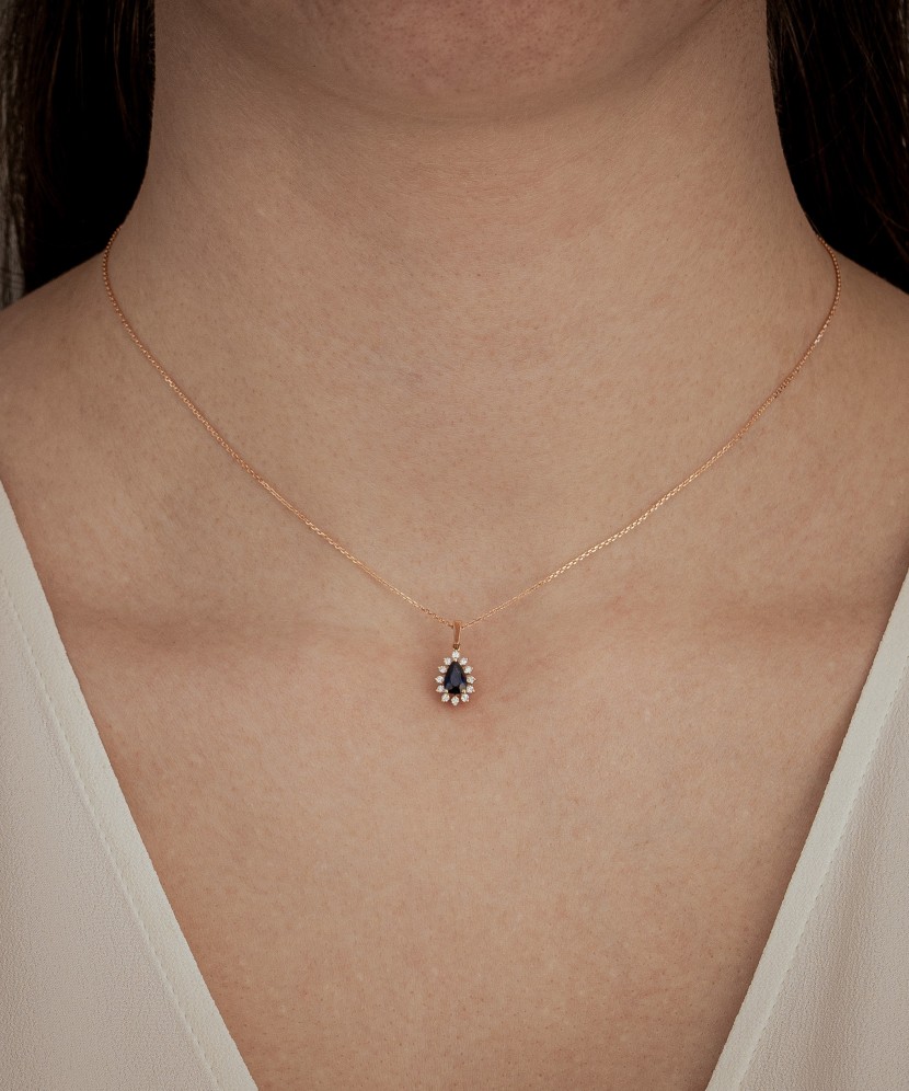 Kultaketju safiiri- ja timanttiriipuksella