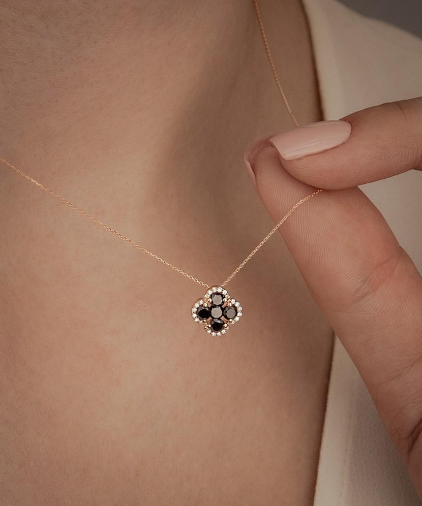 Gold chain with diamond pendant