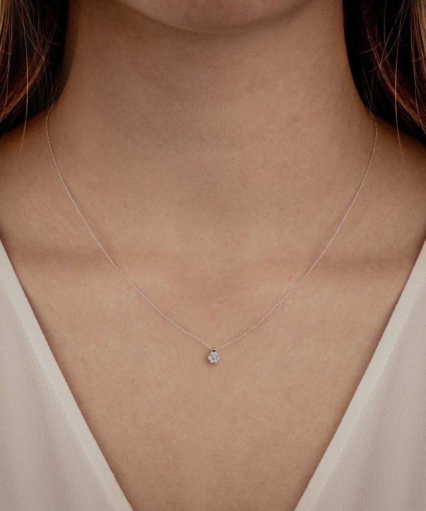 White Gold chain with diamond pendant