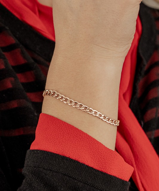 Gold bracelet "Curb"