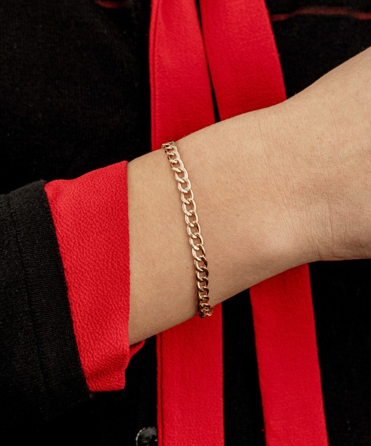 Kultainen rannekoru "Curb"