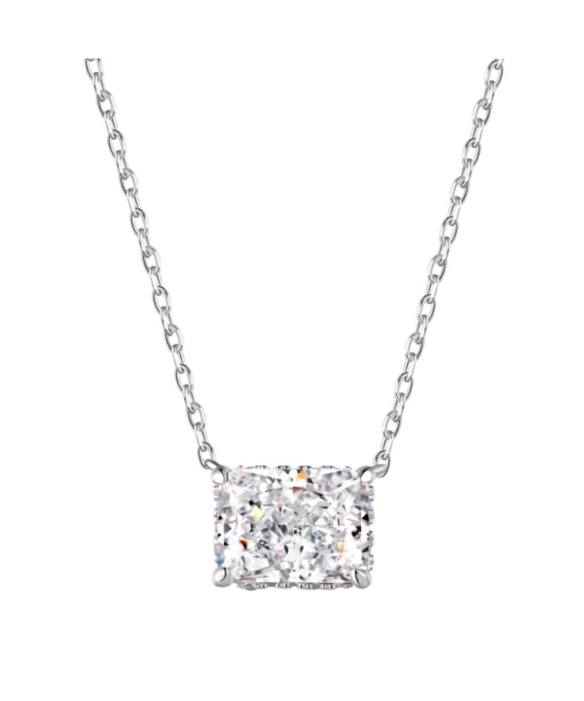 Hopeinen ketju zirkoniriipuksella