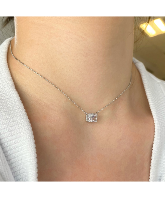 Sterling silver chain with zirconium pendant