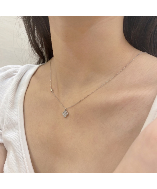 Sterling Silver chain with zircons and mother-of-pearl