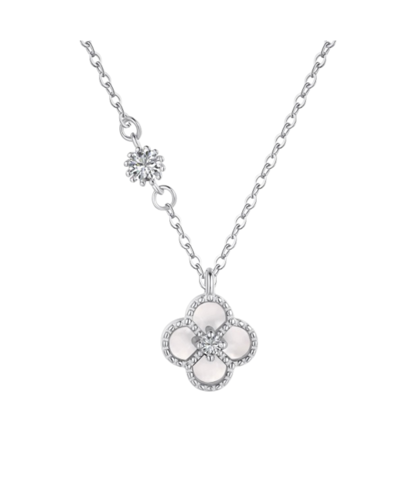 Hopeinen ketju zirkoneilla ja helmiäisellä