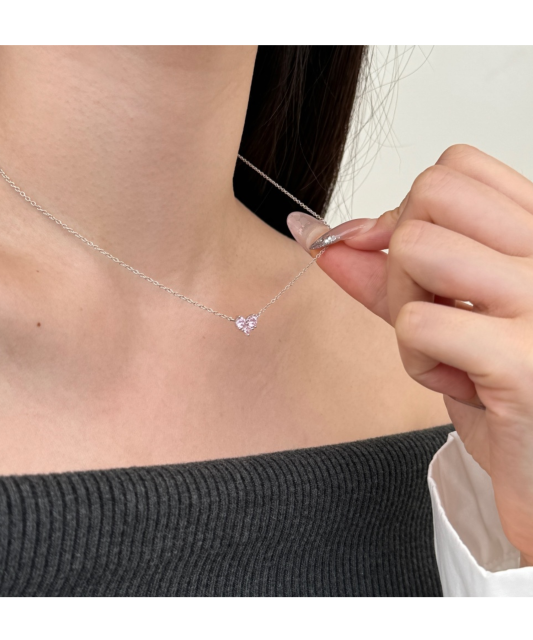 Sterling silver chain with zirconium pendant