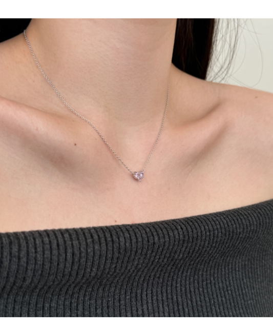 Sterling silver chain with zirconium pendant