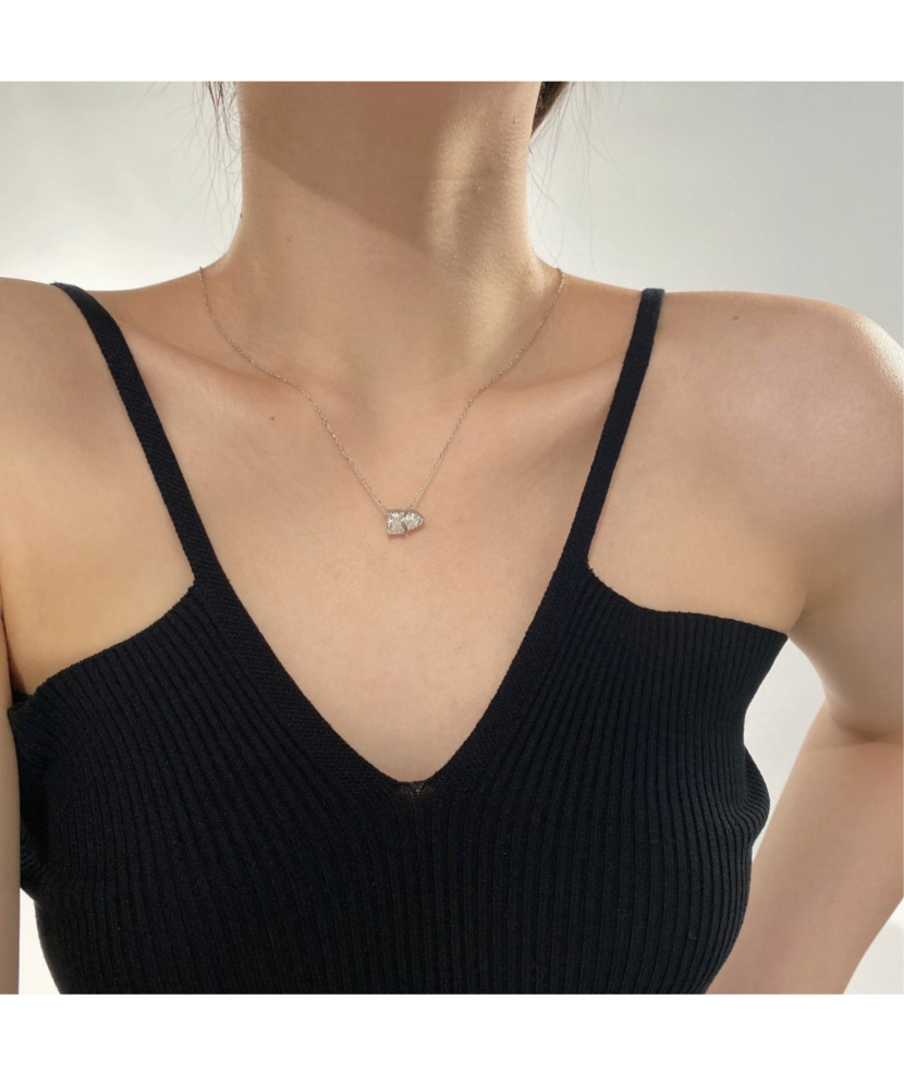 Sterling silver chain with zirconium pendant