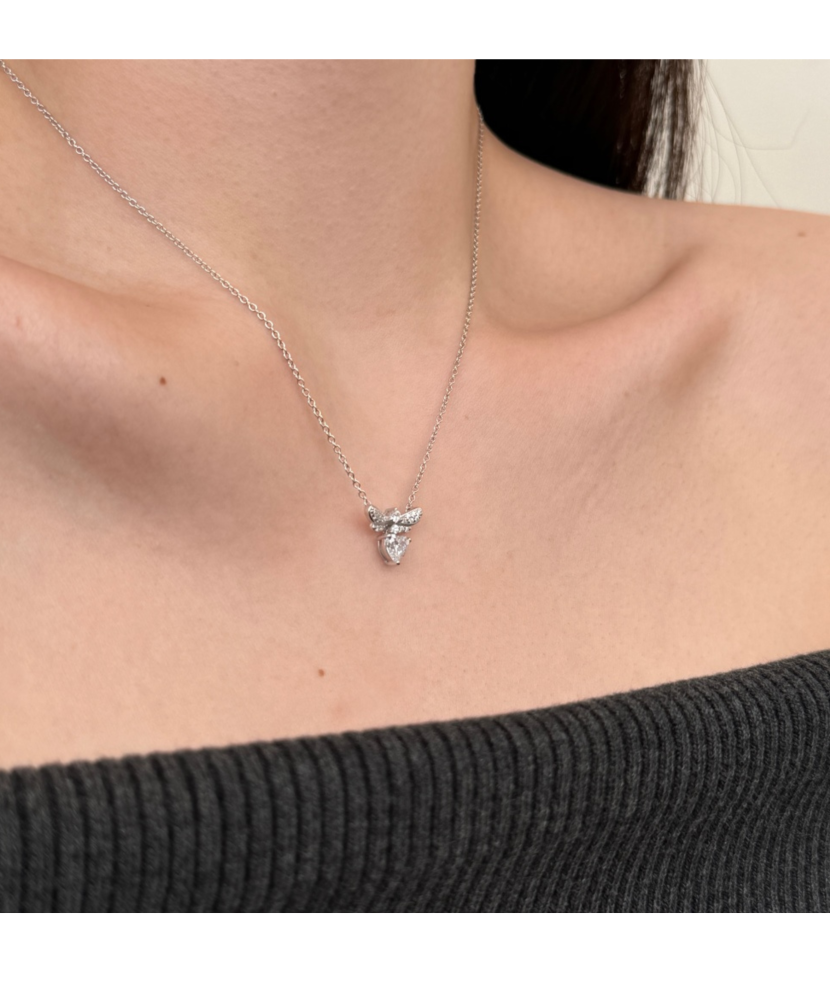 Sterling silver chain with zirconium pendant