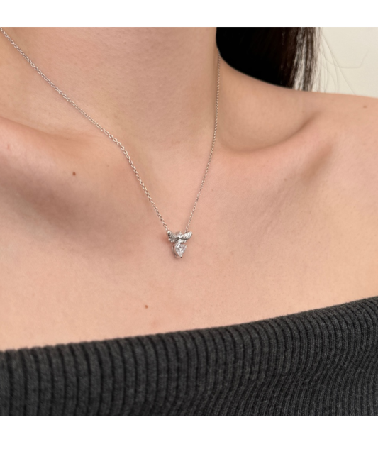 Sterling silver chain with zirconium pendant