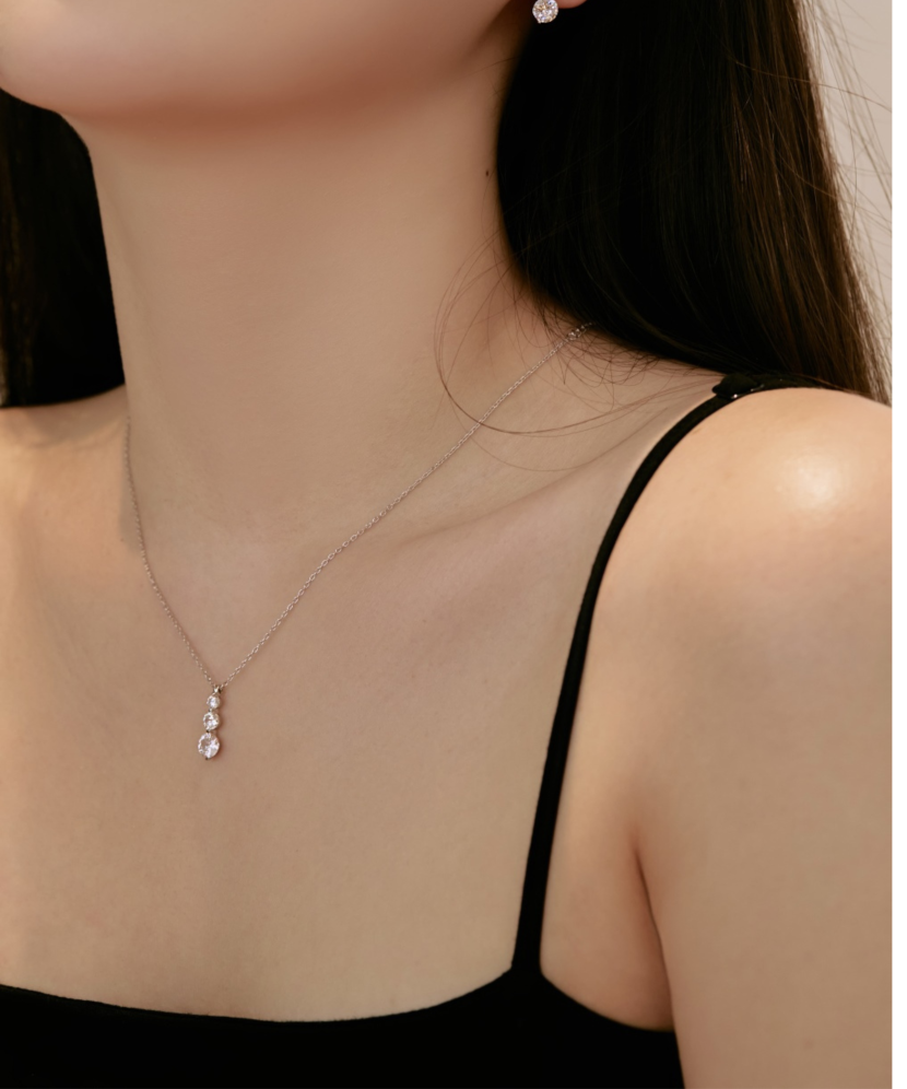 Sterling silver earrings with zircons