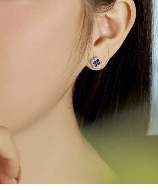 Sterling silver earrings with zircons