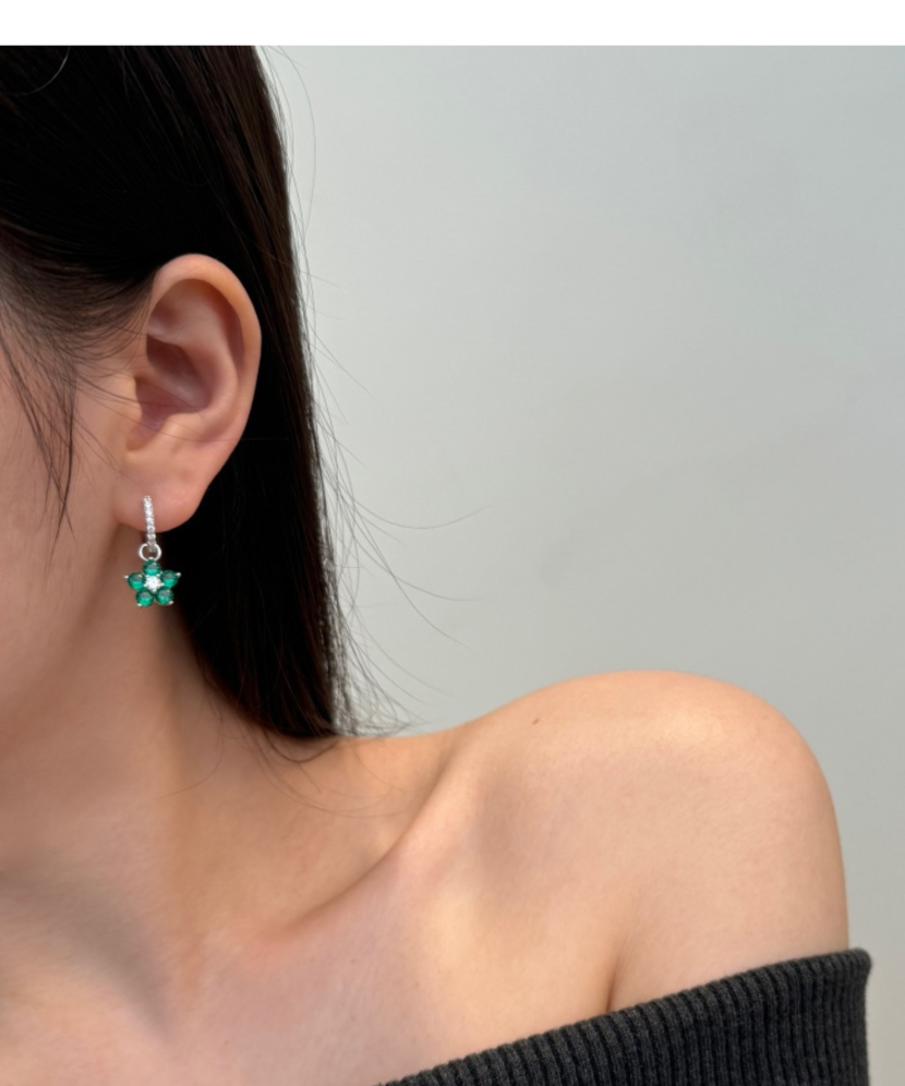 Sterling silver earrings with zircons