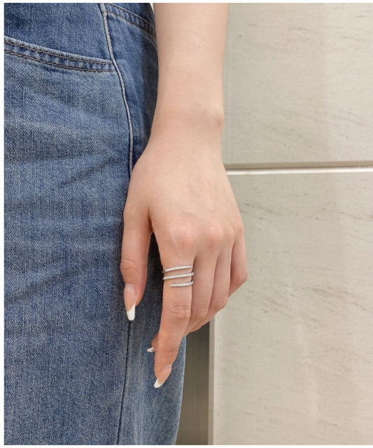 Hopeasormus zirkoneilla