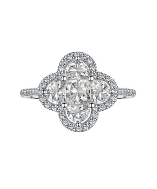 Sterling silver ring with zircons