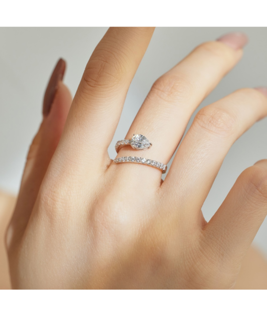 Hopeasormus zirkoneilla