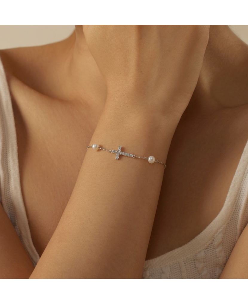 Sterling Silver bracelet with pearl and zircons