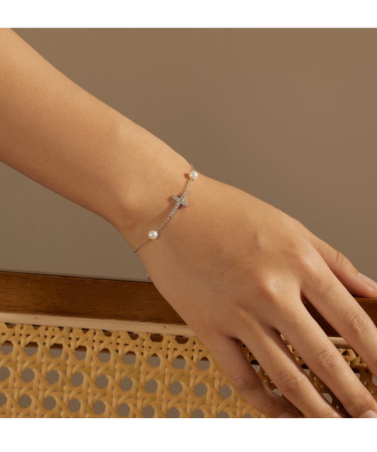 Sterling Silver bracelet with pearl and zircons