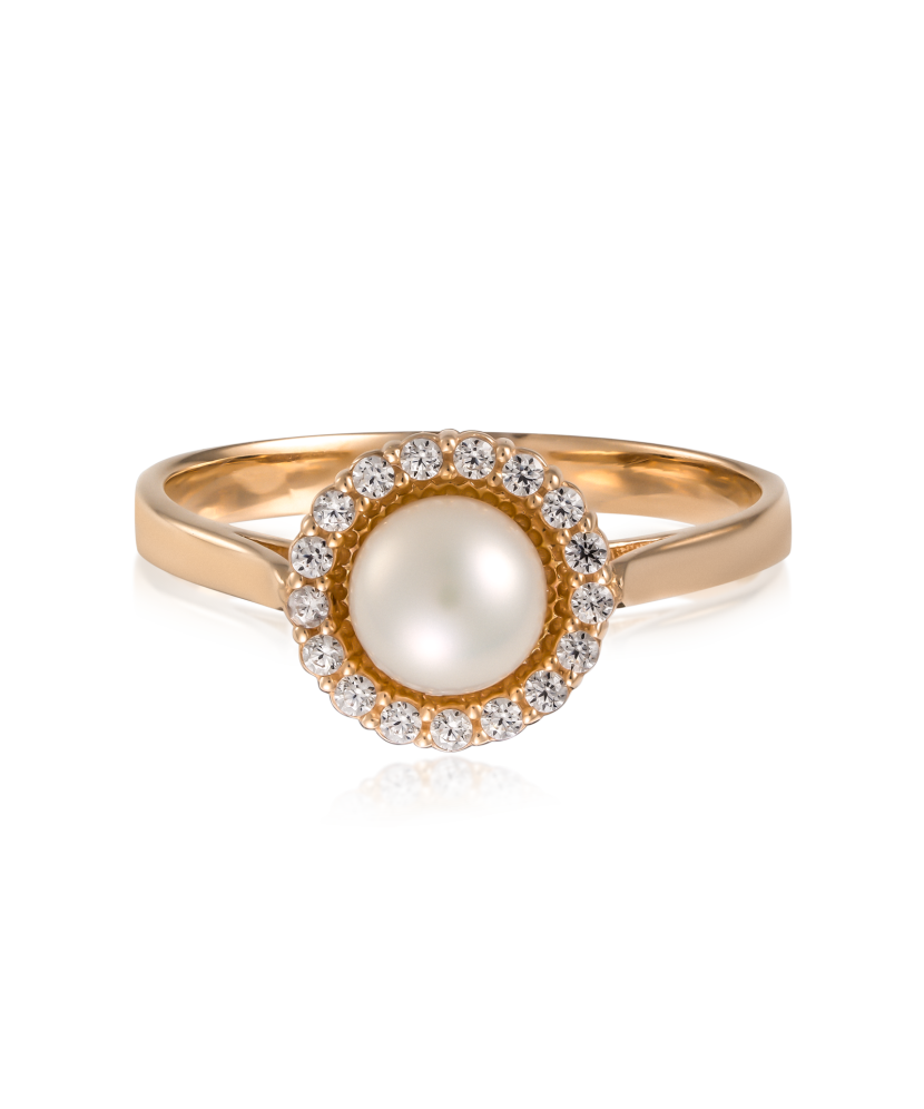 Gold ring with pearl and zircons